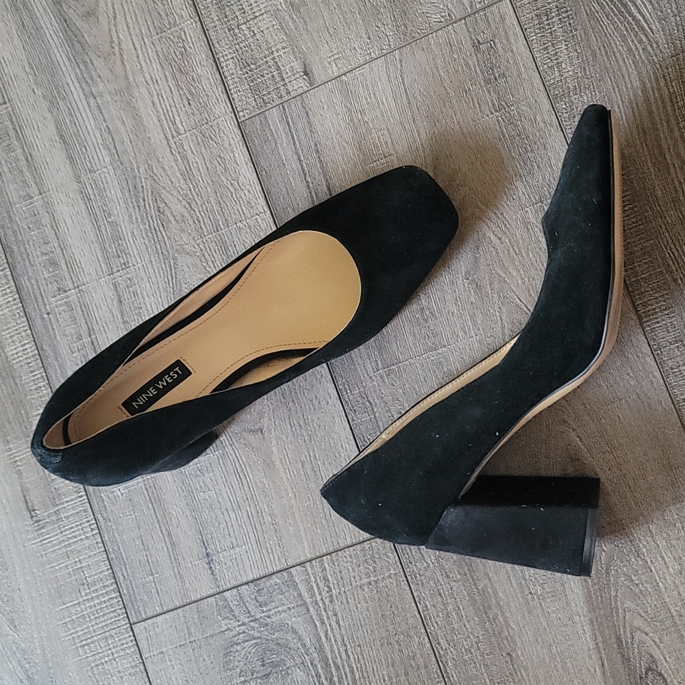 Heels - Picture 2 of 3